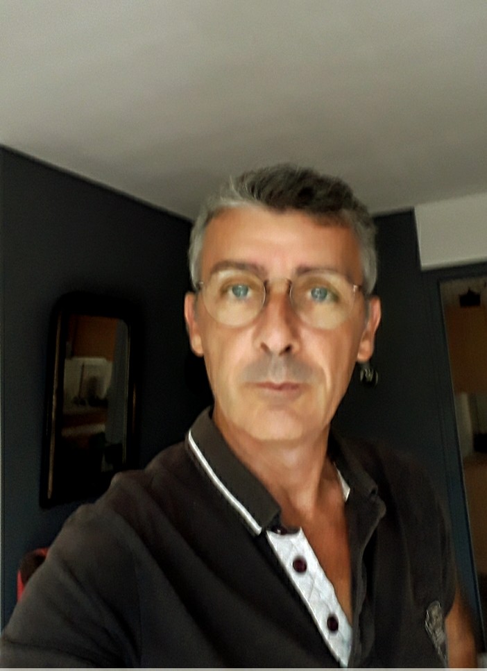 Perfil de Tugrul, 55 años, escort trans en Campllong