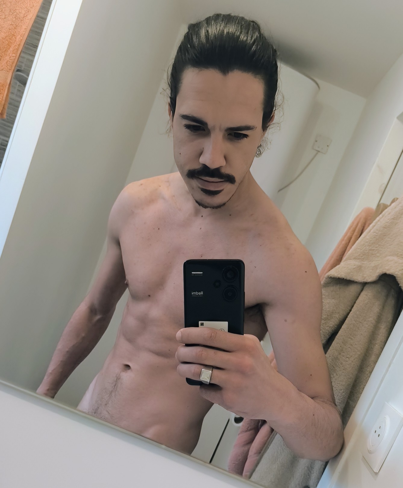 Perfil de Zoubir, 30 años, escort trans en Alloza