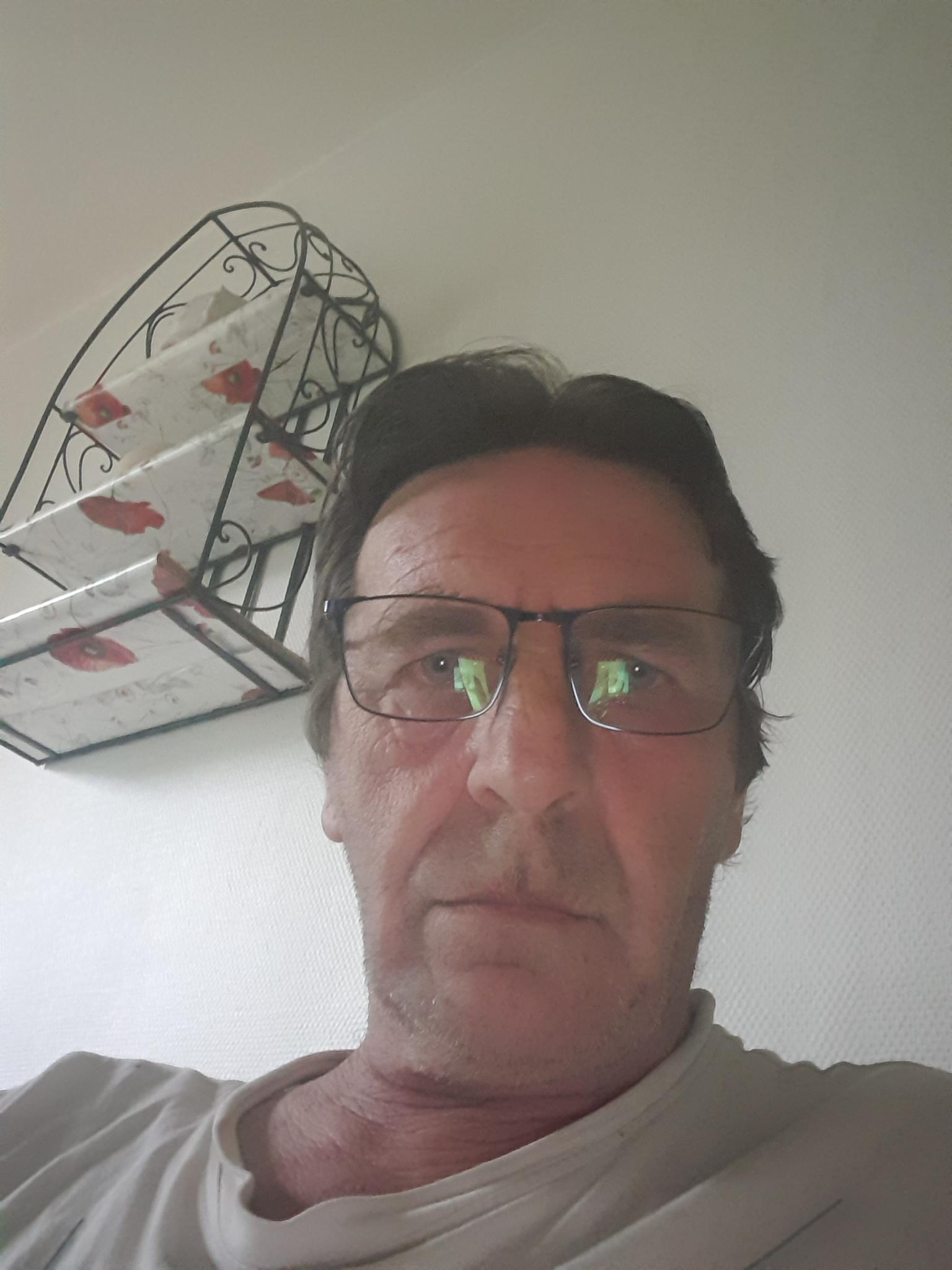 Perfil de Eskander, 55 años, escort trans en Zarza-Capilla