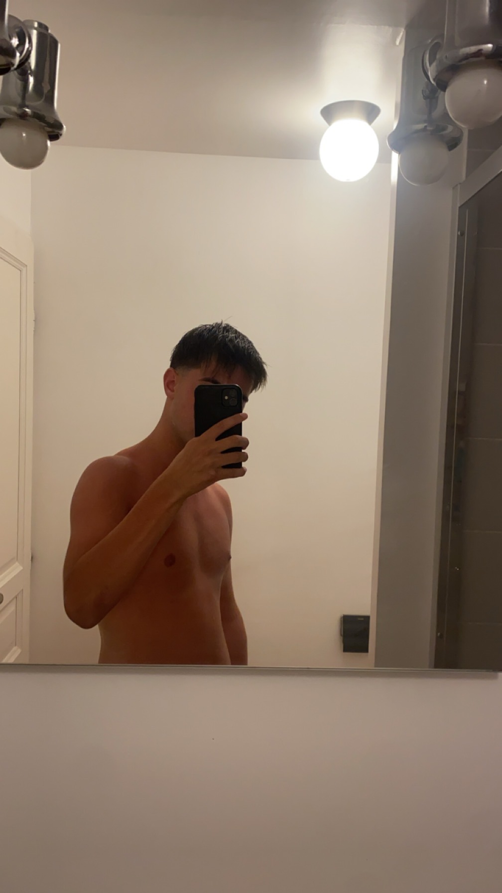 Perfil de Illyess, 19 años, escort trans en Barbolla