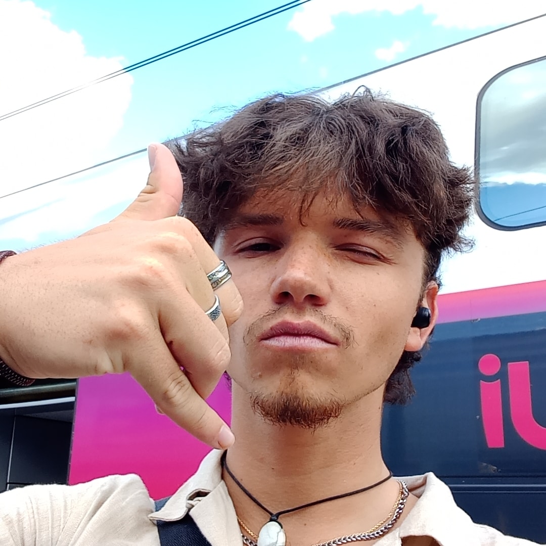 Perfil de Timoleon, 22 años, escort trans en Améscoa Baja