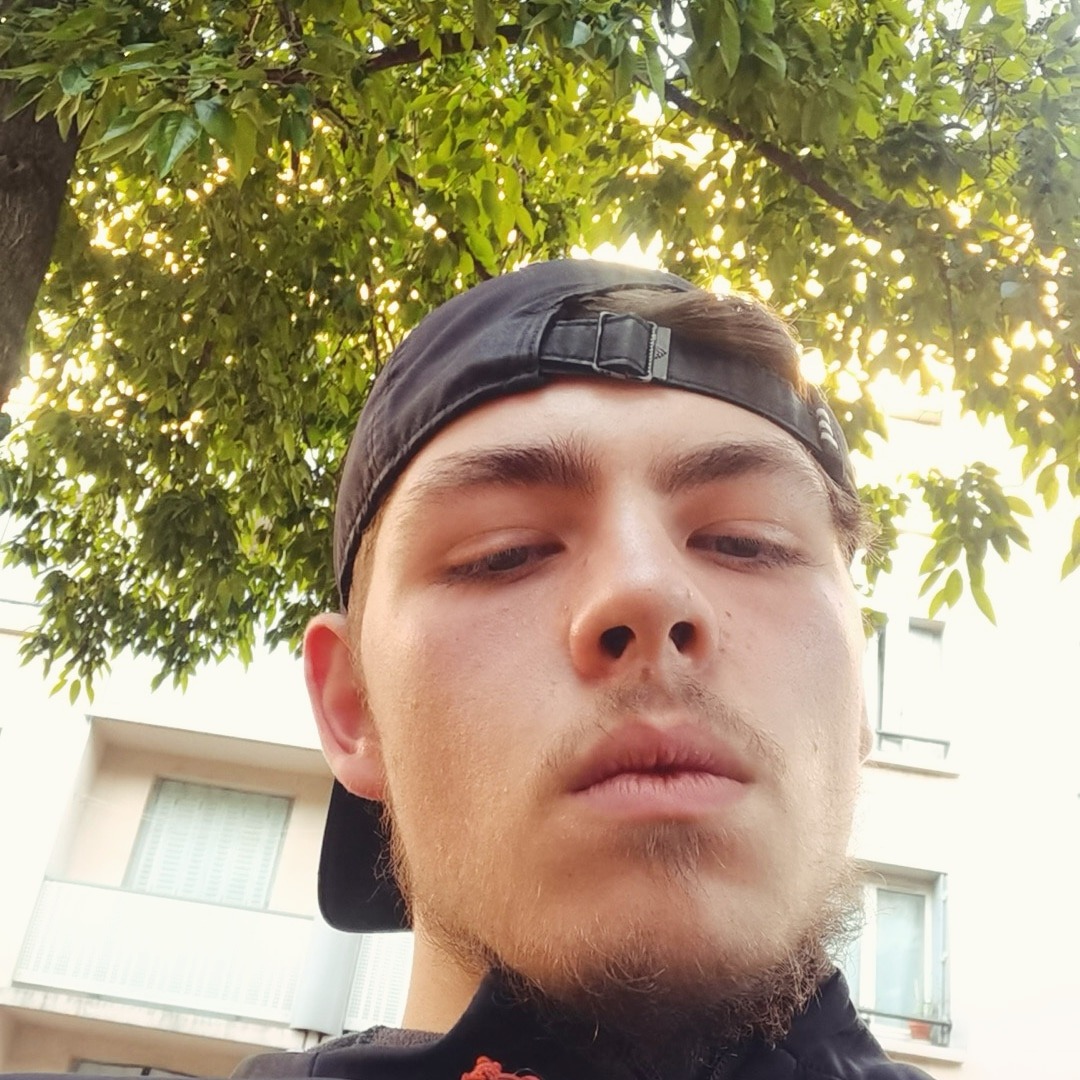 Perfil de Mesut, 20 años, escort trans en Neda